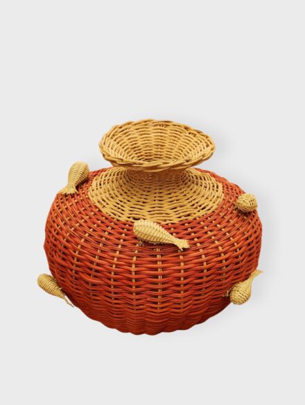 Vaso em cipó ambé com peixes aplicados [TF]